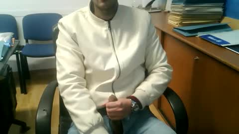 giuseppevai1 online show from November 22, 11:30 am