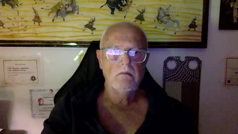 giutomma930394 online show from May 9, 6:36 pm