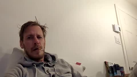 gjalbert86 online show from November 10, 12:24 am