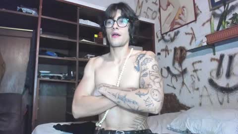 Snapshot of gladiattoor chatting on January 25, 2:37 am edward online show from January 25, 2:37 am