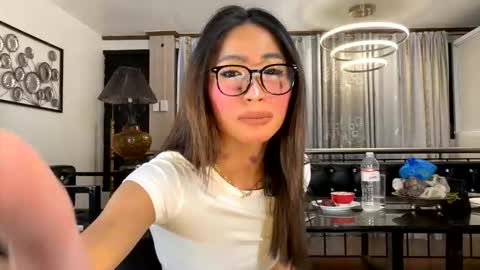 gleiahong online show from March 13, 5:05 pm