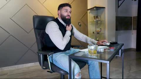 Matthew .. for short call me Matt online show from February 20, 11:21 pm