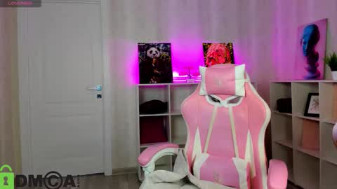 glimmer_goddesss online show from November 17, 9:23 am