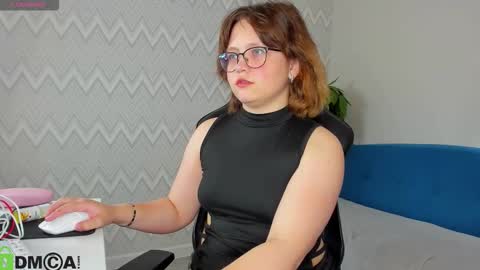 glimmer_goddesss online show from September 23, 1:54 am
