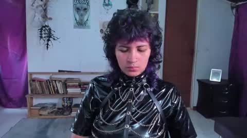 Snapshot of glitch_doll chatting on October 20, 3:28 pm NYX online show from October 20, 3:28 pm