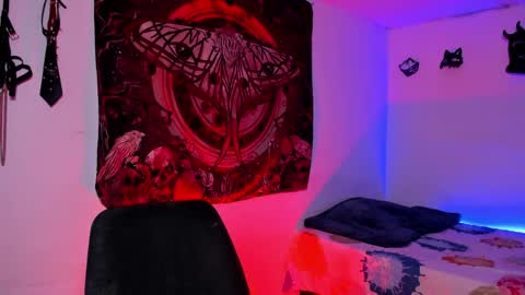 NYX online show from April 7, 11:40 pm