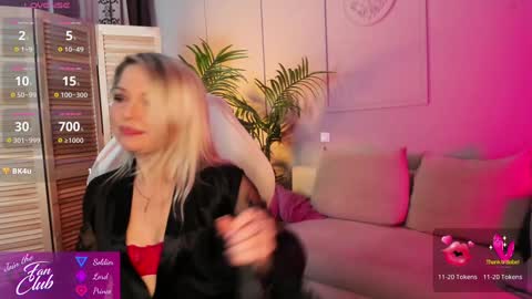 Snapshot of gloria_lovely chatting on January 23, 11:15 am Gloria online show from January 23, 11:15 am