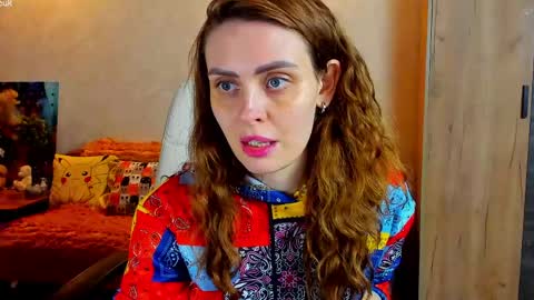 Gloria Wood online show from April 18, 7:07 pm