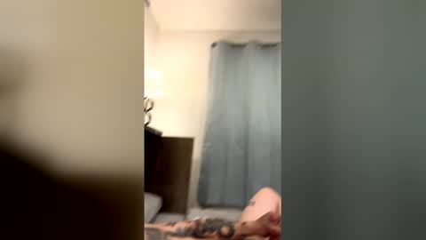 gnarcoticscrew online show from April 29, 11:20 pm