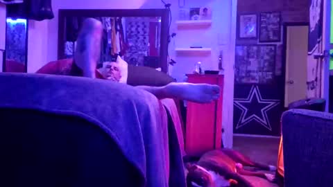 gnasty83 online show from February 9, 3:32 am