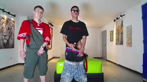 THOMAS AND DAMIAND online show from February 13, 8:01 pm