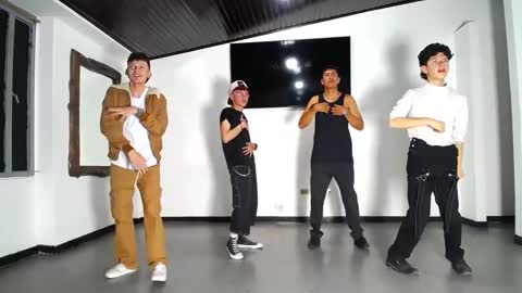 THOMAS AND DAMIAND online show from September 17, 6:11 pm