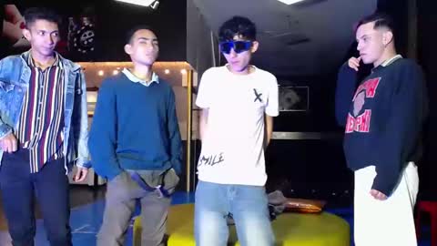 THOMAS AND DAMIAND online show from February 2, 7:04 pm