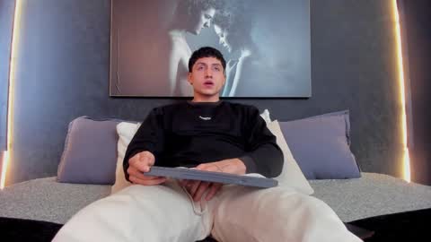 steven online show from December 12, 5:15 pm