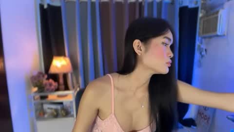 Snapshot of goddess_jennyxx chatting on October 14, 2:42 pm goddess_jennyxx online show from October 14, 2:42 pm