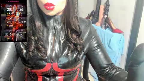 Snapshot of goddess_kimberley chatting on January 26, 12:54 pm Goddess Kimberley online show from January 26, 12:54 pm