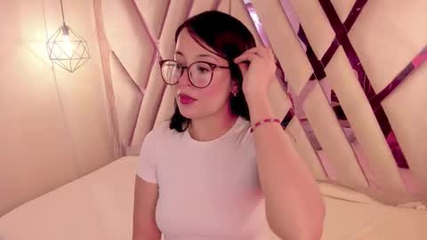 M A R T I N A  online show from March 18, 12:44 pm