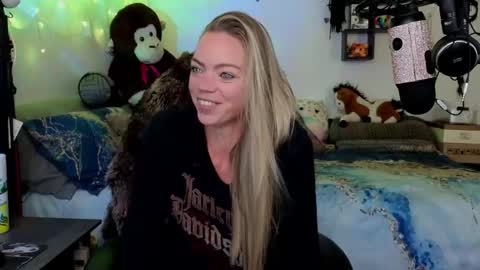 Patricia Mars           Goddess of Mars twitter thegoddessmindy online show from November 11, 4:42 pm