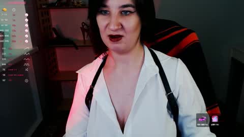 Snapshot of goddess_sophie99 chatting on January 23, 5:56 am Goddess Sophie99 online show from January 23, 5:56 am