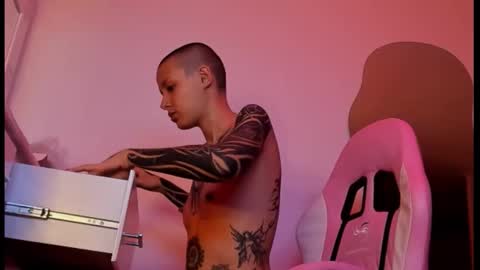 Snapshot of goddess_vee_ chatting on October 26, 3:18 am vee online show from October 26, 3:18 am