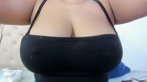 Snapshot of goddesschanell chatting on February 22, 2:50 am CHANELL online show from February 22, 2:50 am