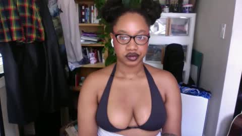 Snapshot of goddessdaisysky chatting on September 22, 5:50 pm Goddess Daisy Sky online show from September 22, 5:50 pm