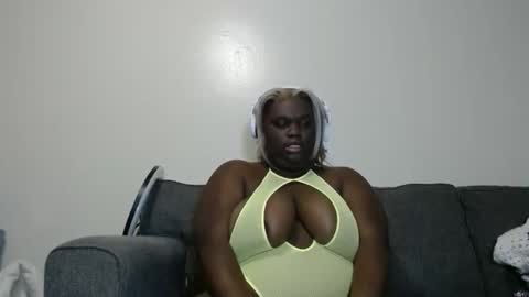 Madame Jackie online show from December 15, 11:45 pm