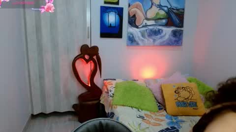  Naih Reyes online show from October 8, 4:07 am