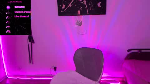 Snapshot of goddessnyxluxuria chatting on October 9, 1:00 am Goddess Nyx online show from October 9, 1:00 am