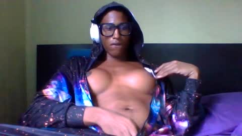 Snapshot of goddexx_kii chatting on October 12, 9:16 pm goddexx_kii online show from October 12, 9:16 pm