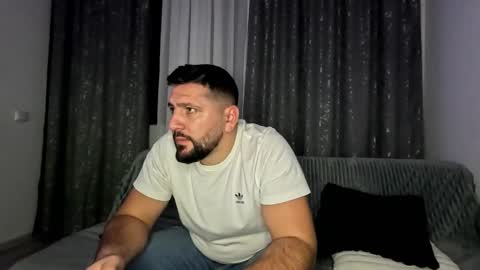 gold_alpha_boy online show from October 28, 7:37 pm