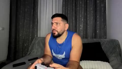 gold_alpha_boy online show from October 27, 6:41 pm