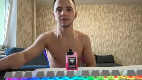 Golden boyyy21 online show from February 9, 8:10 am