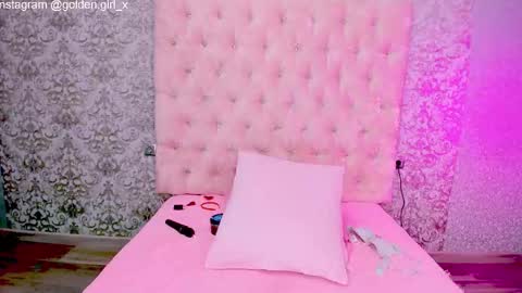 Snapshot of golden_girl__ chatting on October 4, 2:09 am golden girl online show from October 4, 2:09 am