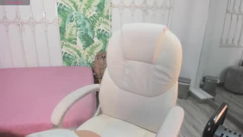 golden_muse online show from March 3, 12:45 pm