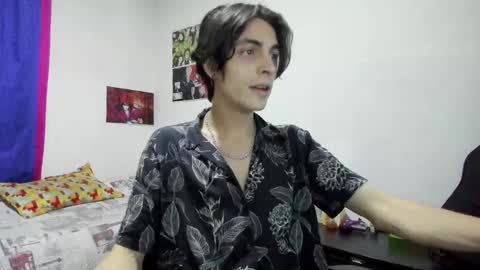 Snapshot of golden_ryan chatting on October 13, 2:46 am Jmmmm online show from October 13, 2:46 am