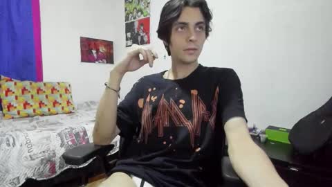 Snapshot of golden_ryan chatting on October 17, 4:49 am Jmmmm online show from October 17, 4:49 am