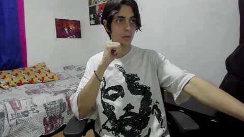 Snapshot of golden_ryan chatting on October 9, 4:07 am Jmmmm online show from October 9, 4:07 am