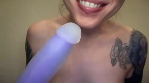 Snapshot of goldengirlcartierxo chatting on February 2, 6:25 am Goldengirlcartier online show from February 2, 6:25 am