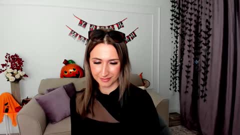 Olivia online show from October 22, 7:48 pm