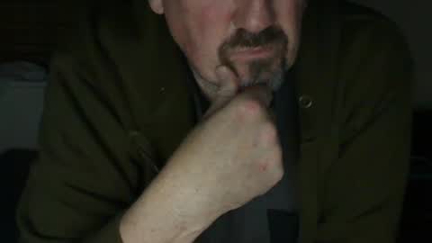 Snapshot of gomezzandthing chatting on December 7, 11:40 pm Gomez Addams online show from December 7, 11:40 pm