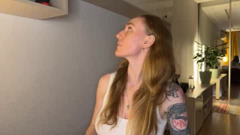 Polly online show from November 19, 4:50 pm