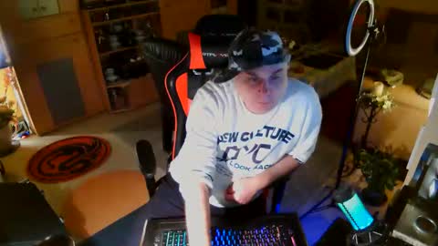 google5001 online show from December 1, 6:17 pm