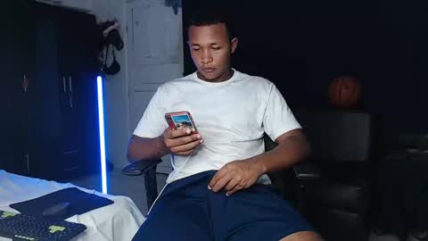 Snapshot of goos_cum chatting on January 14, 6:02 am Goos online show from January 14, 6:02 am