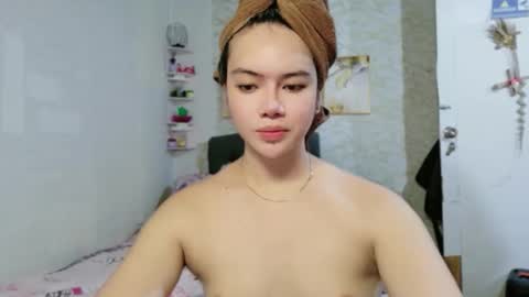 geneviev online show from March 20, 8:41 am