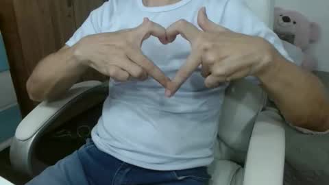 Andres online show from April 9, 10:32 am