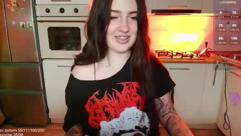 Snapshot of gothkittys chatting on October 16, 5:34 pm traumfrau Kira angel face devil eyes I SELL A LOT VIDEO IN GALLERY online show from October 16, 5:34 pm