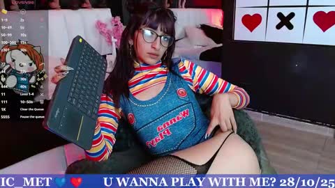 Meredith Alessandra online show from October 29, 7:54 am