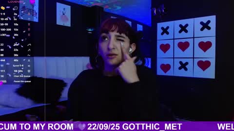 Snapshot of gotthic_met chatting on September 24, 4:19 am Meredith Alessandra online show from September 24, 4:19 am