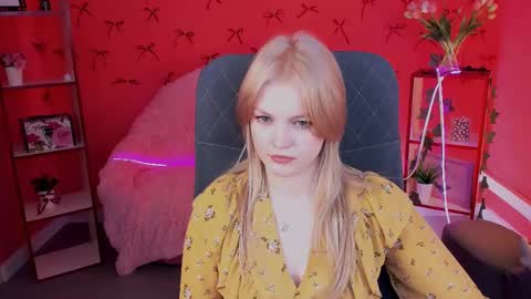 Snapshot of graceglamour chatting on March 7, 8:45 am Grace Glamour online show from March 7, 8:45 am